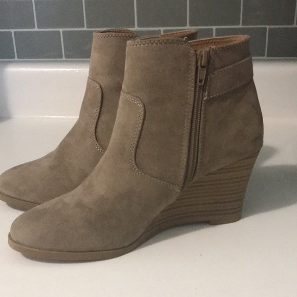 Beige Maurices 3” Heeled Ankle Boots Size 7 - Picture 2 of 4